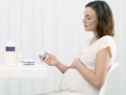 Hỏi: Dùng thuốc cảm có an toàn cho thai?