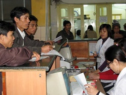 Bệnh viện Bạch Mai 'khám' sức khỏe qua điện thoại