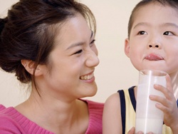 7 điều cấm kỵ khi cho trẻ uống sữa đậu nành